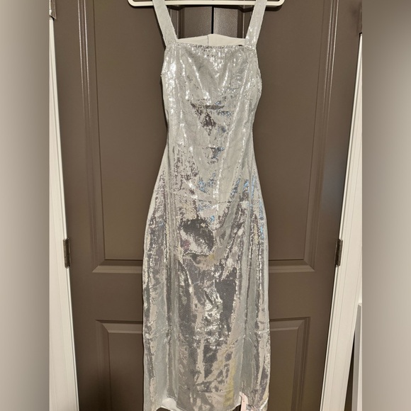 Victoria Open Back Sequin Maxi Dress - Picture 7 of 7